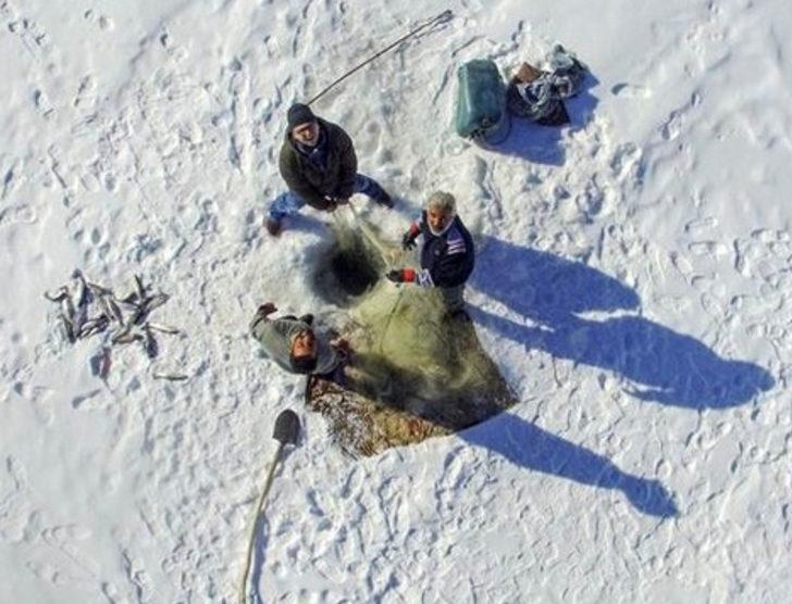 Donan gölde tehlikeli balık avı G1