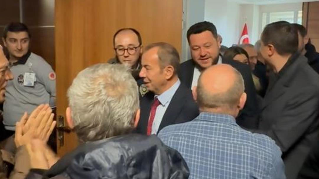 Tanju &Ouml;zcan ve CHP li başkanlar Cumhurbaşkanına hakaret davasından beraat etti 1