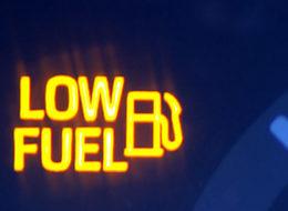 Çeyrek depo benzin ile araba kullanmayın