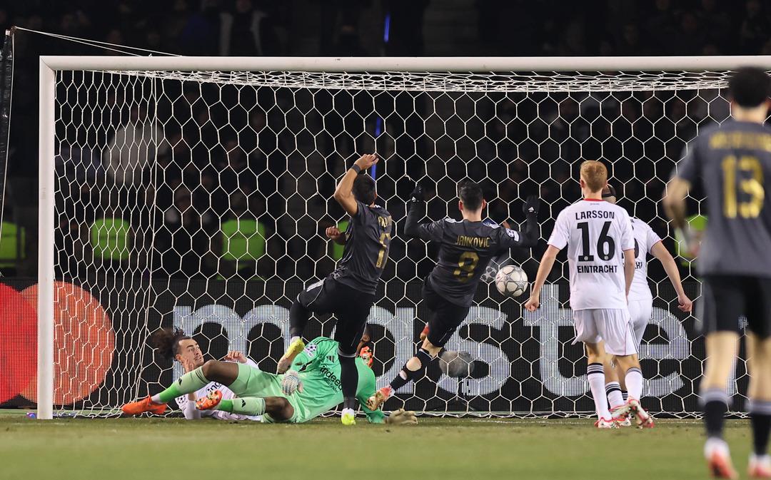 Can Azerbaycan ın gururu Karabağ tarih yazıyor! Şampiyonlar Ligi nde 90+4 mucizesi Galatasaray a yaradı 2