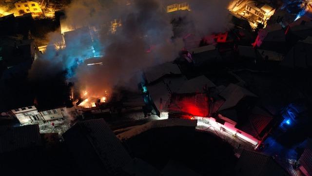 Kastamonu da tarihi konakta &ccedil;ıkan yangın iki eve sı&ccedil;radı 2