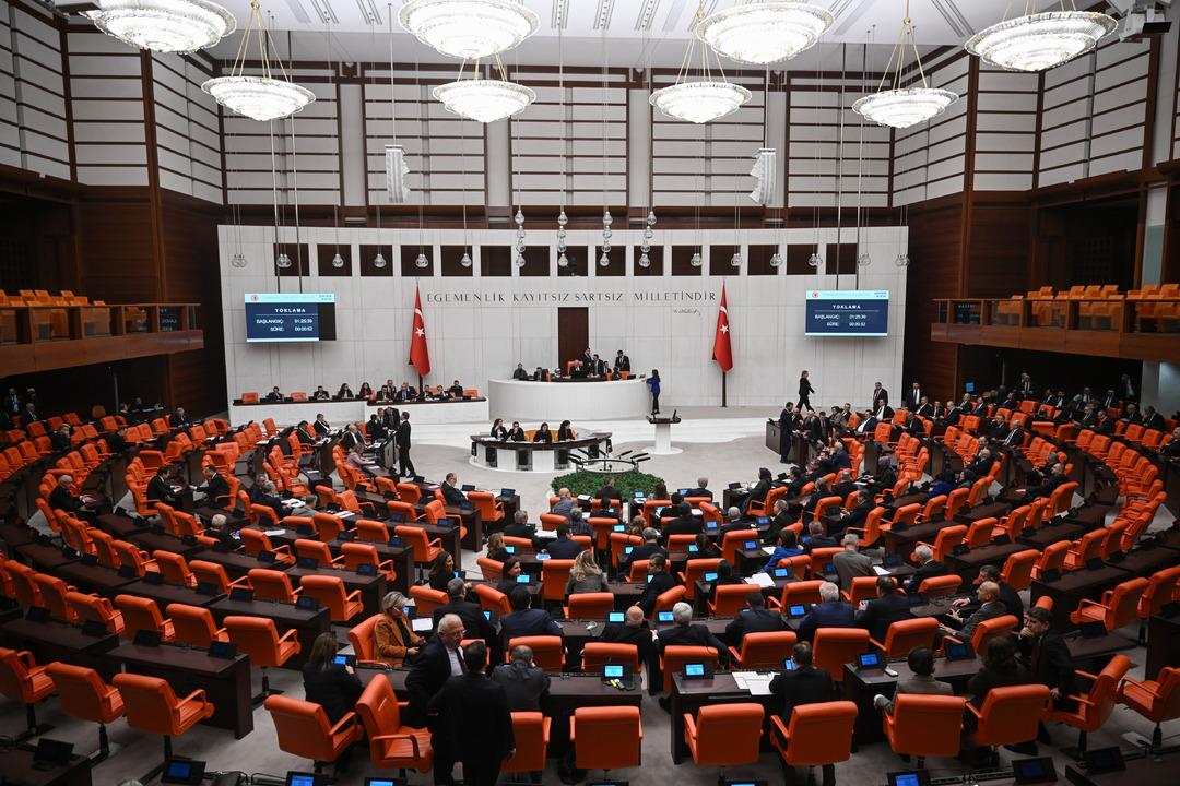 En d&uuml;ş&uuml;k emekli aylığı Genel Kurul da kabul edildi: 20 bin TL oldu 1