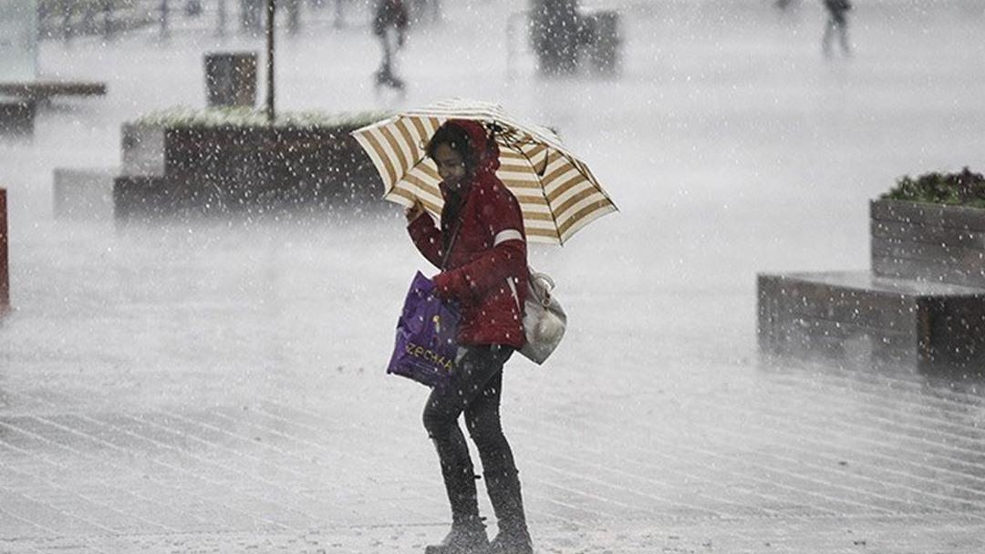 Meteoroloji uyardı: T&uuml;rkiye nin doğusunda kar, batısında yağmur var! İstanbul da sağanak yağış 1