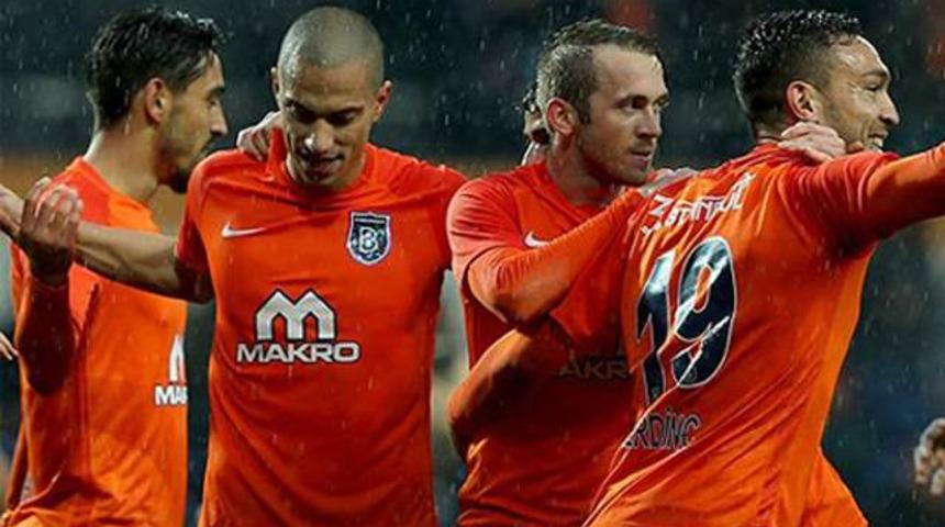 Yedek kul&uuml;besinin gole katkısında lider Başakşehir
