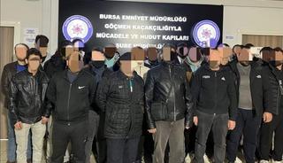 Ka&ccedil;ak yabancı uyruklu şahısların &ccedil;alıştırıldığı iş yerine operasyon : 46 g&ouml;&ccedil;men yakalandı