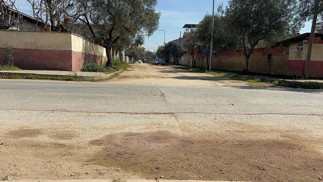 Eski sevgilisini kamera &ouml;n&uuml;nde katletti! Yerde 4 metre s&uuml;r&uuml;kleyip başını 3 kez yere vura vura &ouml;ld&uuml;rm&uuml;ş 1