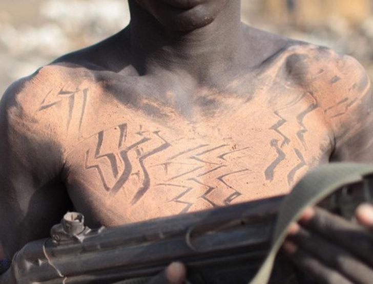 Güney Sudan'daki Mundari Kabilesi G2