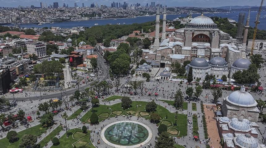 Yerli turistler ge&ccedil;en yılın &uuml;&ccedil;&uuml;nc&uuml; &ccedil;eyreğinde 276,1 milyar lira seyahat harcaması yaptı