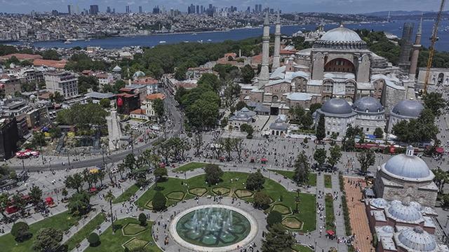 Yerli turistler geçen yılın üçüncü çeyreğinde 276,1 milyar lira seyahat harcaması yaptı