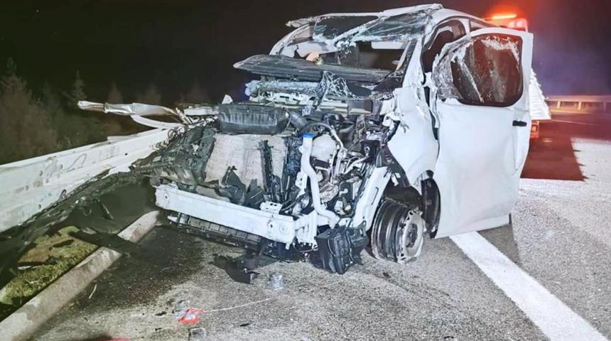 Altın y&uuml;kl&uuml; zırhlı ara&ccedil; takla attı! Kilolarca altın sırra kadem bastı