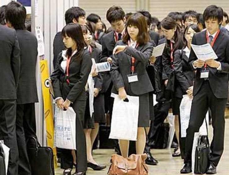 İnsanları izne çıkarmak için çıkarılan ilginç resmi tatiller G3