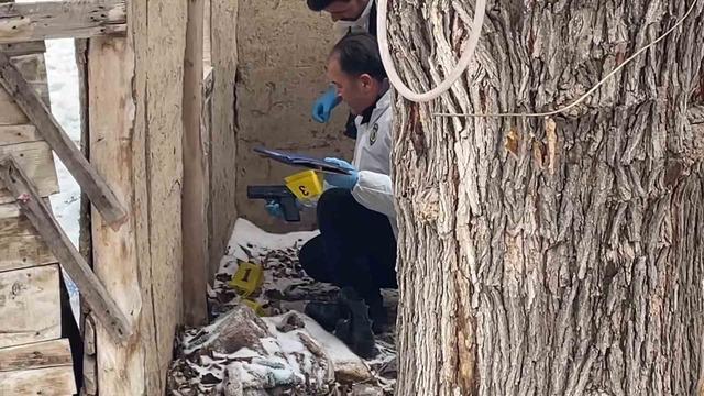 Karaman’da polisten kaçarken metruk eve tabanca atan 2 şüpheli yakalandı 2