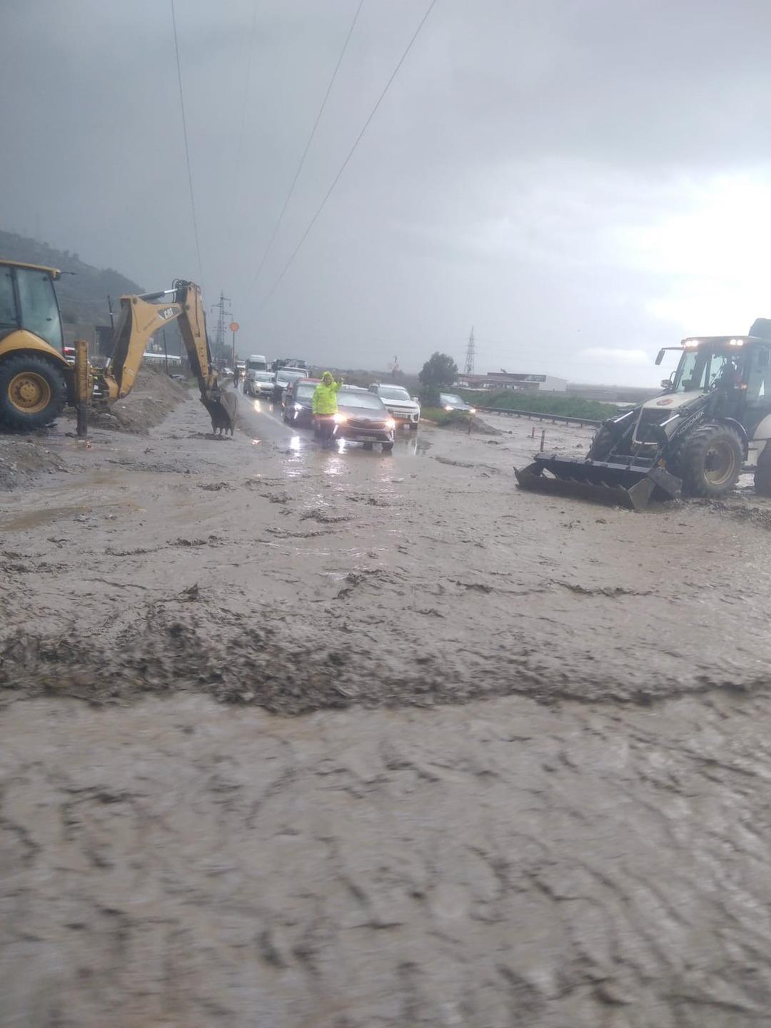 Dere yatağına inmişti: Su seviyesi birden y&uuml;kseldi! Zamana karşı yarış 9