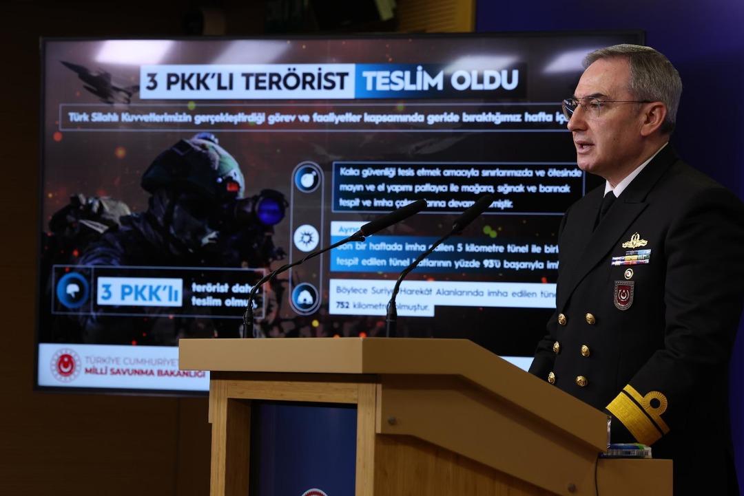 Türk bayrağına saldırı hakkında MSB den açıklama: "Failler tespit edildi, gereği yapılacak" 3