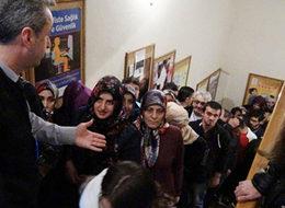 Rize’de 2 bin kişinin işe alınacağını duyan sıraya girdi