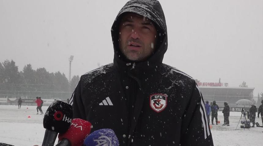 Burak Yılmaz: "Galatasaray ma&ccedil;ının g&uuml;zelliği ve &ouml;z g&uuml;veni bizim i&ccedil;in &ouml;nemli"