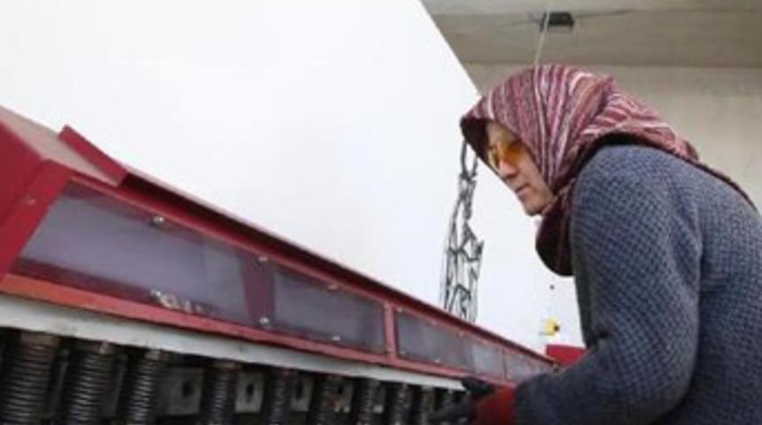 Eşine yardım etmek amacıyla başladığı işte ustalaştı