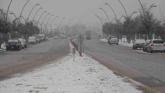 Malatya&rsquo;da kar ve sis etkili oluyor 5