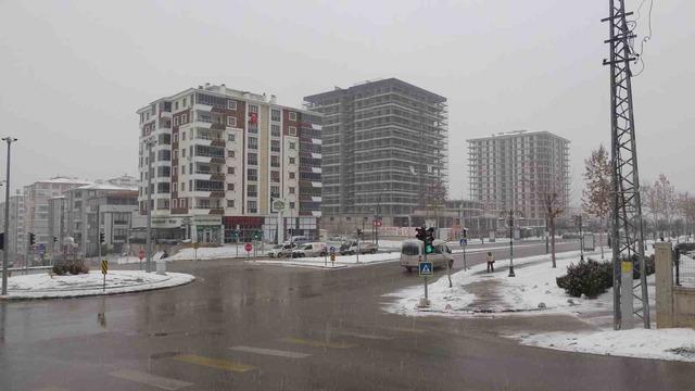 Malatya&rsquo;da kar ve sis etkili oluyor 3