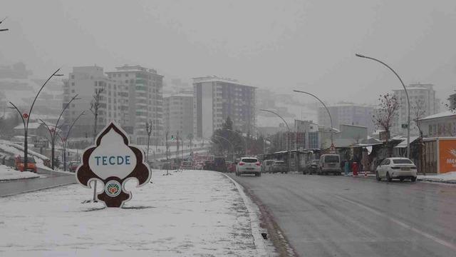 Malatya&rsquo;da kar ve sis etkili oluyor 1