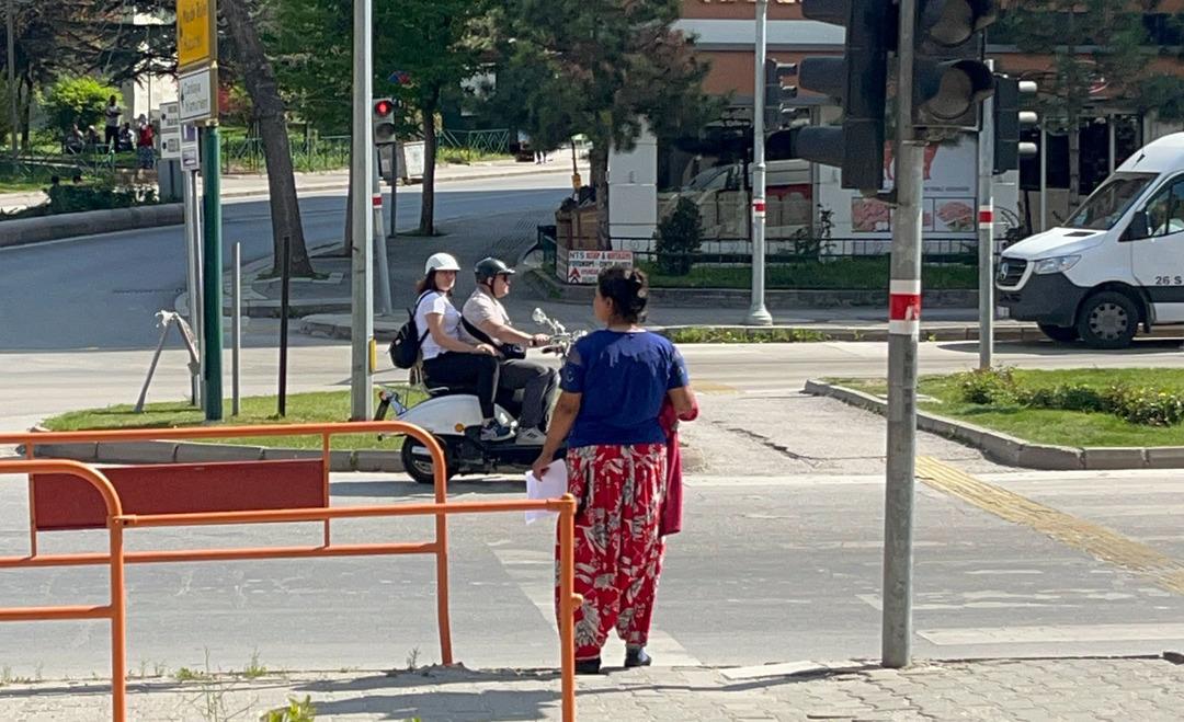 3 yaşındaki &ccedil;ocuğa sigara i&ccedil;irdiği iddia edilmişti! Mahkemeden anneye beraat 2