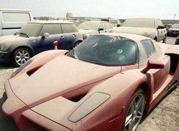 Dubai'de lüks araçlar bir bir terk ediliyor