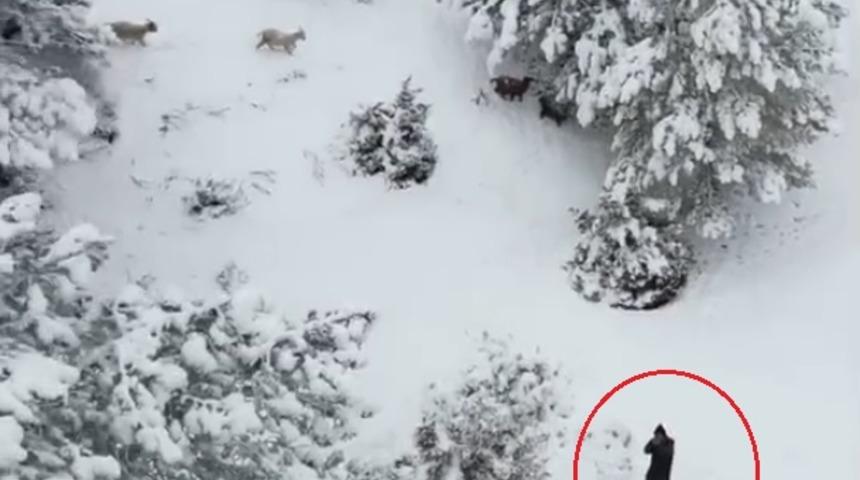 Dronuna t&uuml;fek doğrultulan fotoğraf&ccedil;ı: Ateş etse vurabilirdi