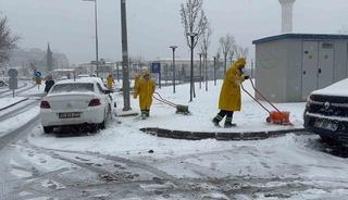 Gaziantep&rsquo;te yoğun kar yağışı etkili oluyor