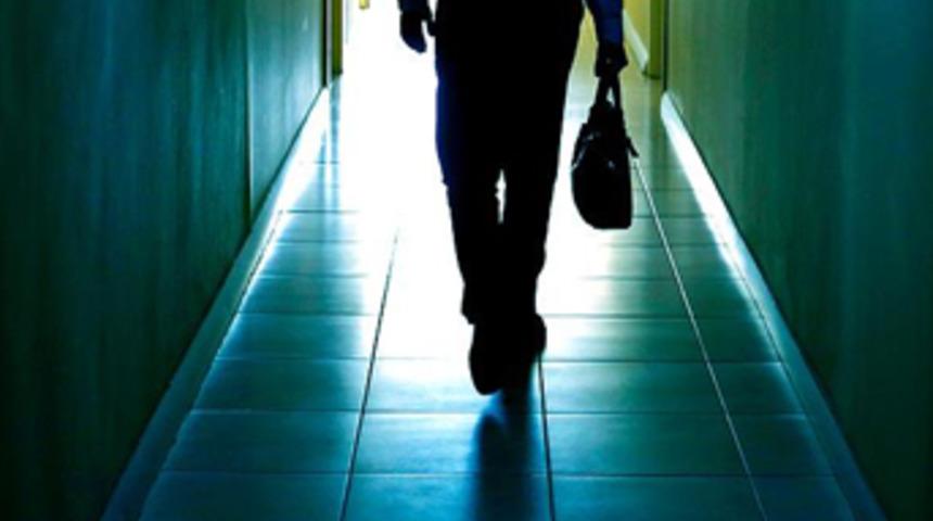 Terörü destekleyen sözleşmeli personelin işine son verilecek