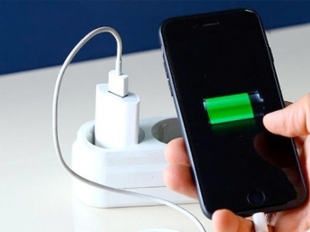 Akıllı telefonların pil &ouml;mr&uuml;n&uuml; &uuml;&ccedil;e katlamanın yolu