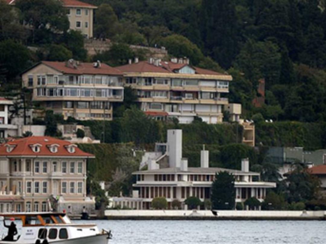 İstanbul Boğazı'ndaki yapıların değeri dudak u&ccedil;uklattı