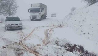 &Ccedil;orum&rsquo;da mahsur kalan ara&ccedil;lar i&ccedil;in ekipler seferber oldu