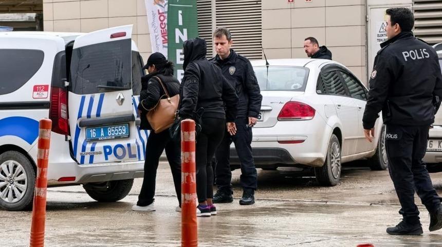 Bursa'da ka&ccedil;ak mas&ouml;r operasyonu: 3 kişi yakalandı, işletmeye 445 bin TL ceza