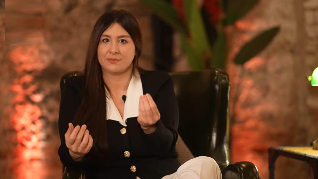 Galatasaray ın şampiyonluk kutlamasında s&ouml;ylediği marşla olay olmuştu! Yasemin Sakallı o g&uuml;nle ilgili konuştu: "Organizasyon a&ccedil;ısından problem vardı" 3