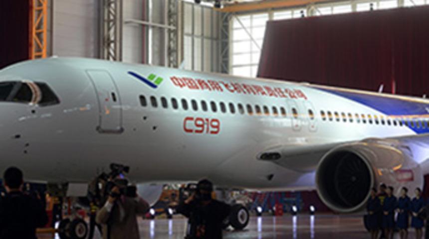 Yerli üretim ticari yolcu uçağı C919 ilk kez havalandı