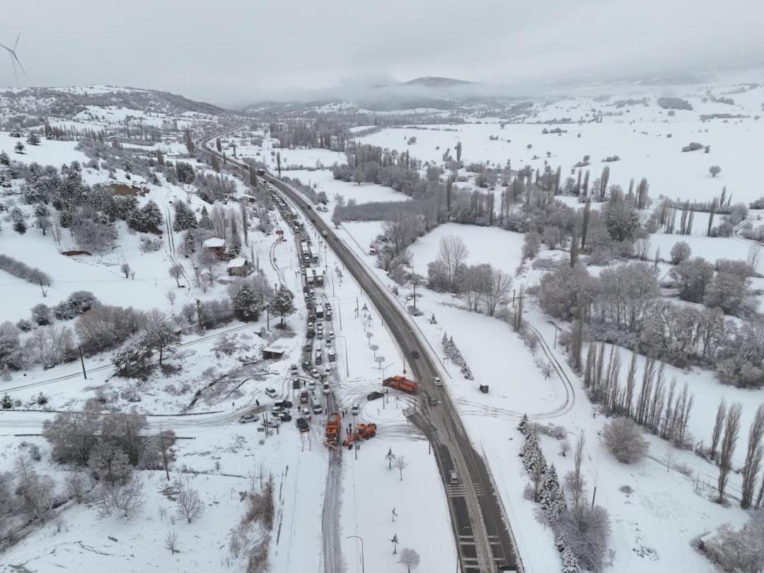 Uşak-Ankara karayolu 3 saat trafiğe kapandı 3