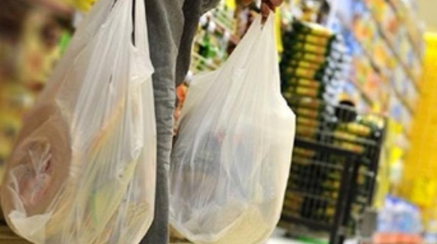 Plastik poşetler ücreti oluyor
