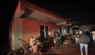 Kaynar suya benzin d&ouml;k&uuml;len evde patlama: 2 yaralı