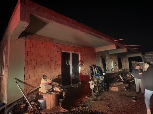 Kaynar suya benzin d&ouml;k&uuml;len evde patlama: 2 yaralı