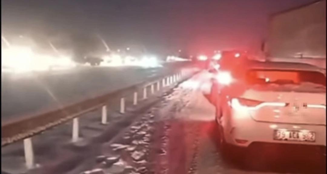 Kar esareti! Erzincan-Sivas karayoluna çığ düştü, ulaşım durdu: Birçok ilde de yollar kapandı 3