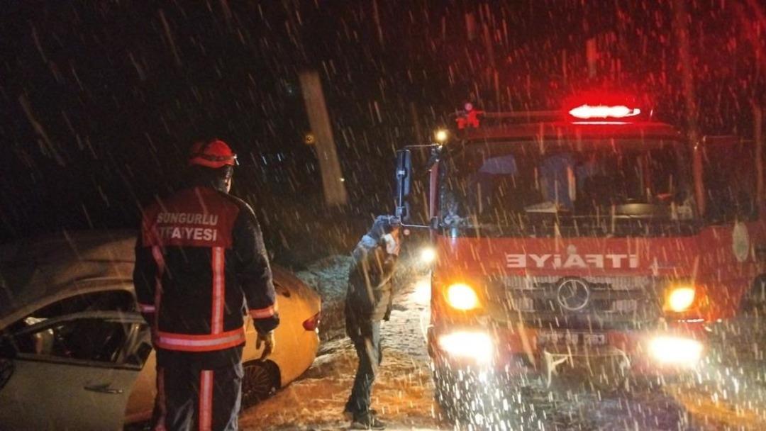 &Ccedil;orum da kar yağışı kazayı beraberinde getirdi: 7 yaralı 1