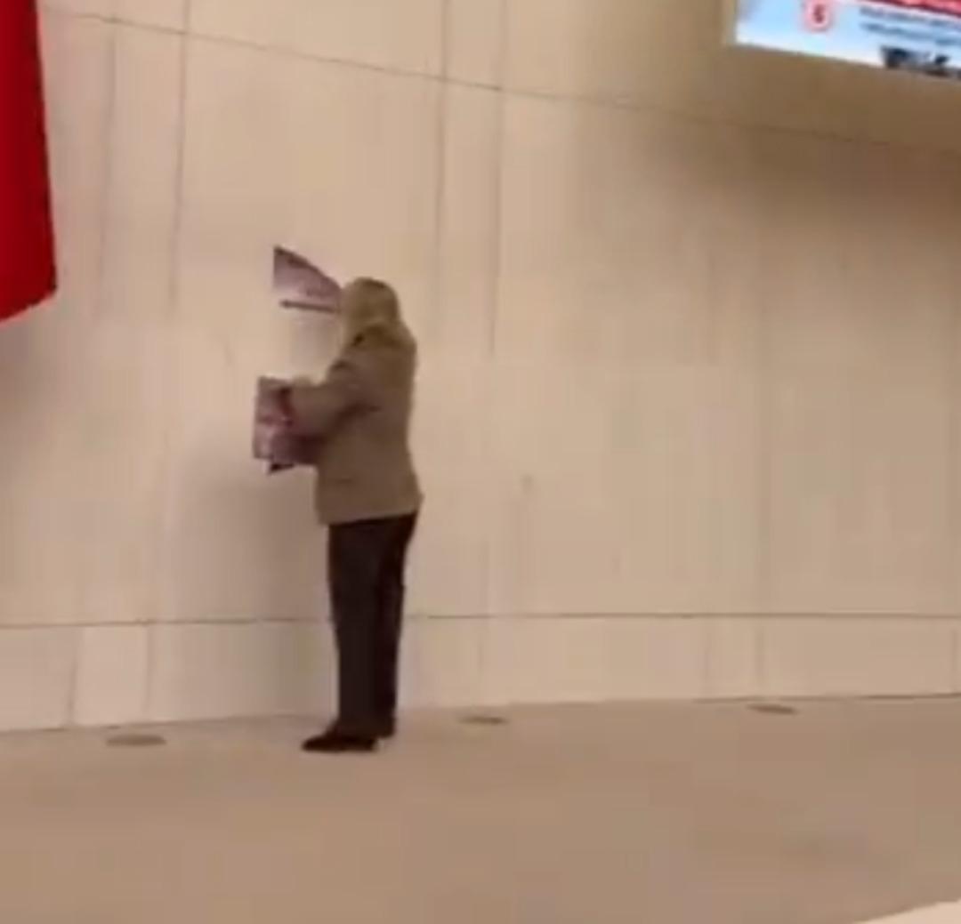 Meclis te dikkat çeken anlar! CHP liler astı, AK Partili vekil söktü 3