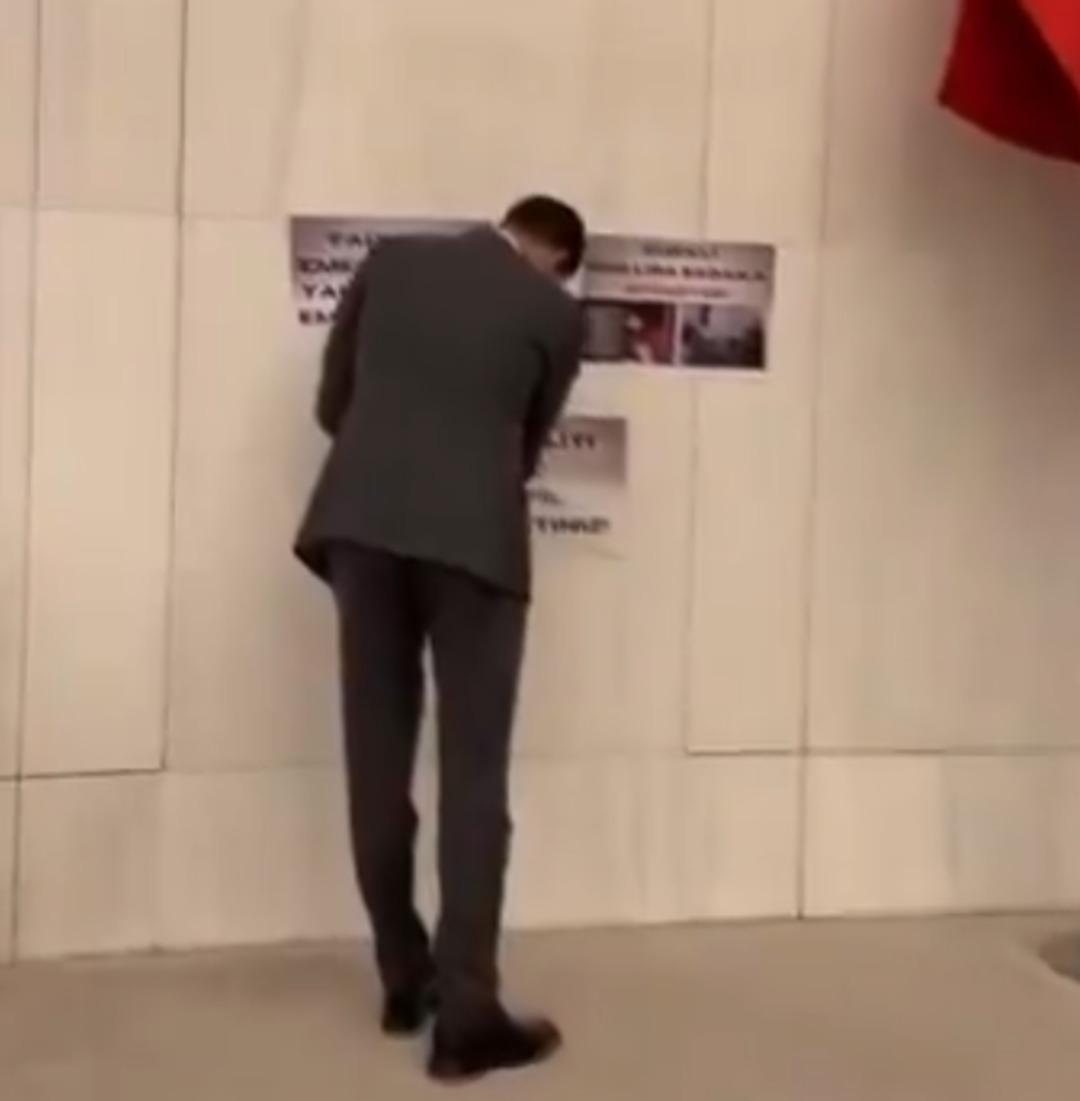 Meclis te dikkat çeken anlar! CHP liler astı, AK Partili vekil söktü 1