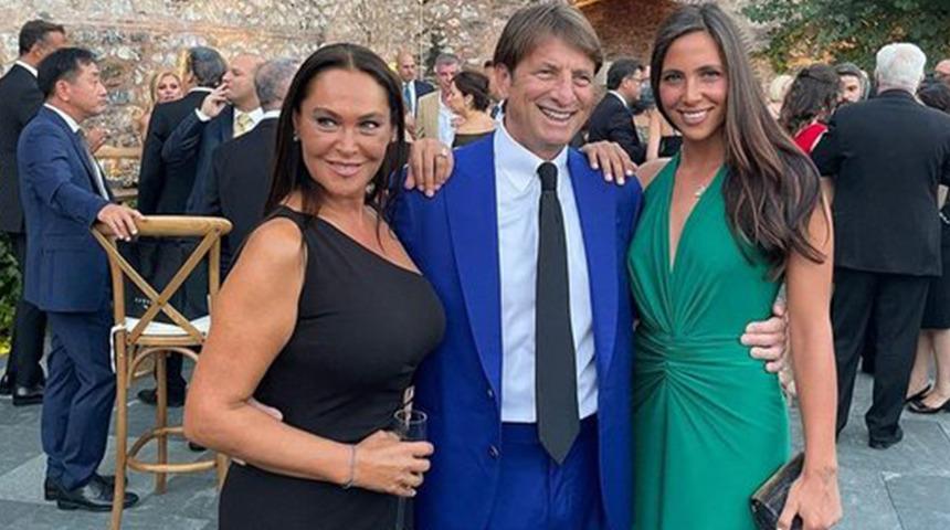 H&uuml;lya Avşar&rsquo;ın kızı Zehra &Ccedil;ilingiroğlu yeni iş kurdu! Son pozlarına beğeni yağdı! 'Hem g&uuml;zel hem başarılı'