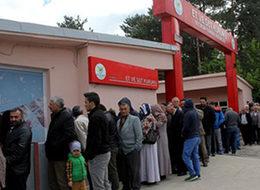 Et ve Süt Kurumu önünde ucuz et için kuyruğa girdiler