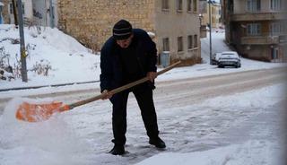 Bayburt&rsquo;ta kar yağışı aralıklarla devam ediyor