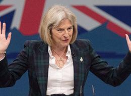 'May kabine değişikliği ile liderliğini korumaya çalışıyor'