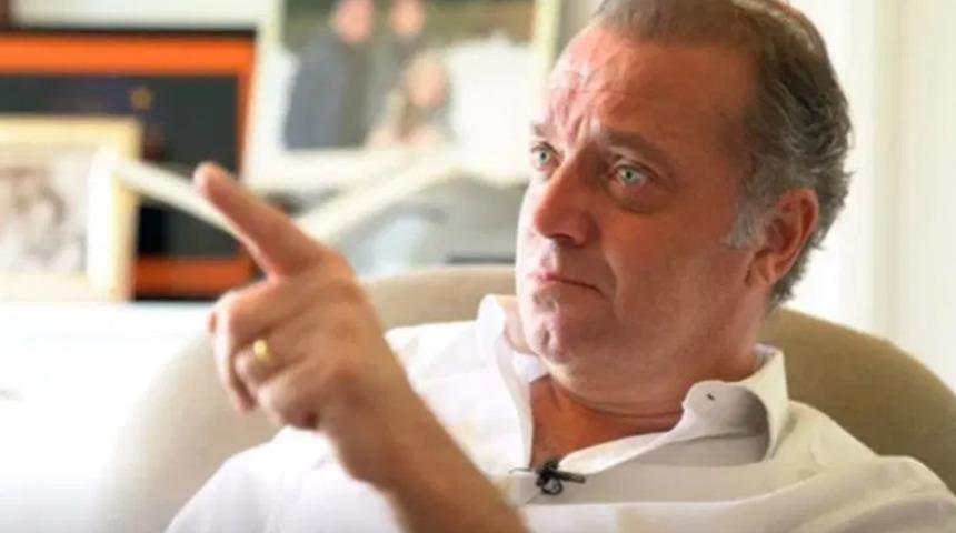 Cem Uzan aşkını ilan etti! Yeni sevgilisi bakın kimmiş! Galatasaray ma&ccedil;ında tanıştılar 