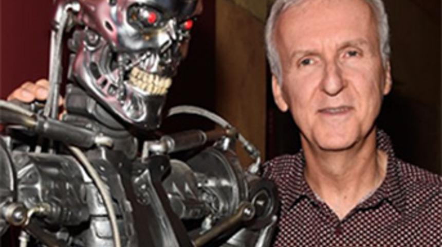 Ünlü yönetmen insanlığı robotlar konusunda uyardı