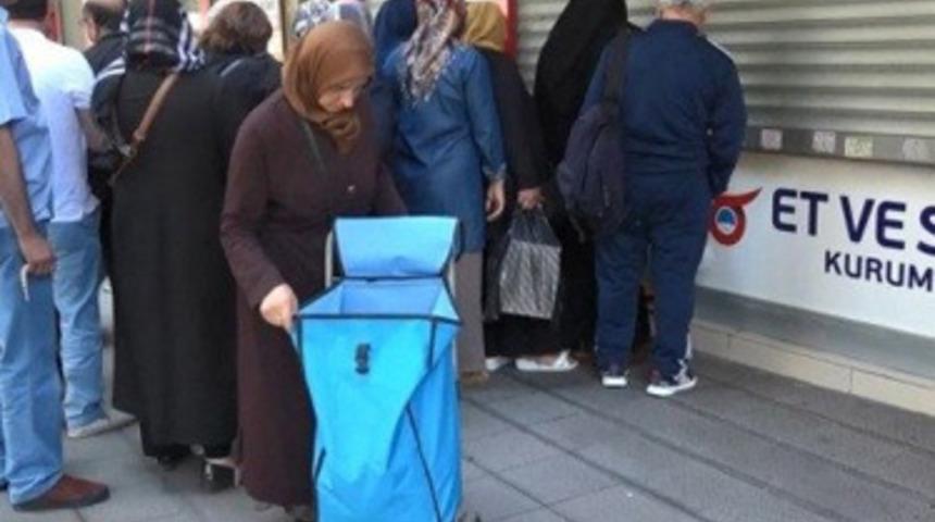 Et ve Süt Kurumu'nda et kuyruğu
